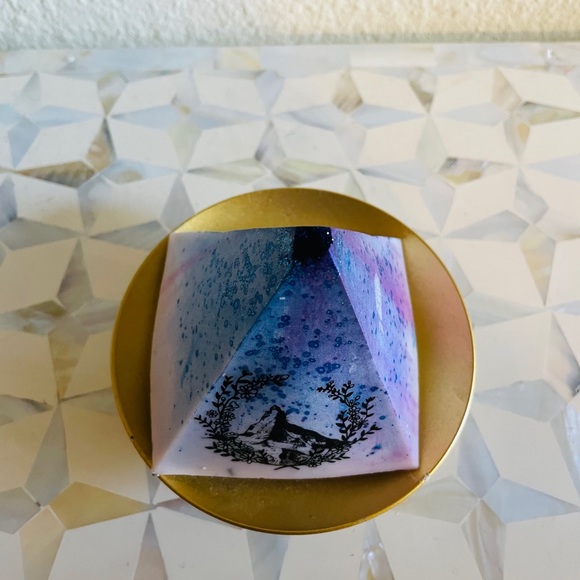 NWT Mountain Nutmeg Candle - Picture 3 of 3